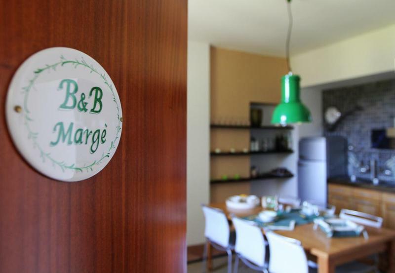 B&B Marge Oltrona di San Mamette Exteriör bild
